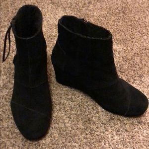 Black toms wedge booties size 7.5
